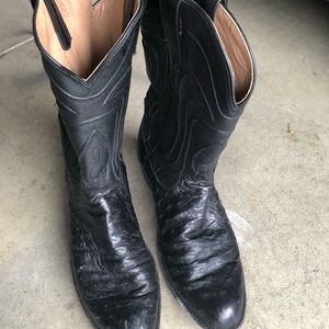 Tecova’s genuine leather cowboy boots